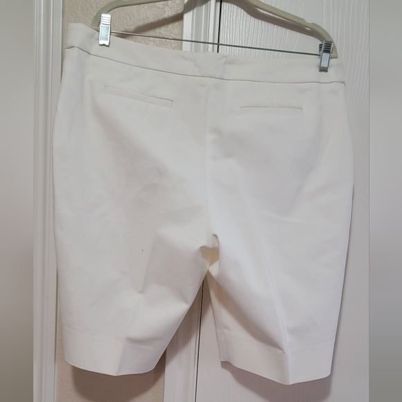 RAFAELLA WHITE BERMUDA SHORTS - Picture 7 of 9
